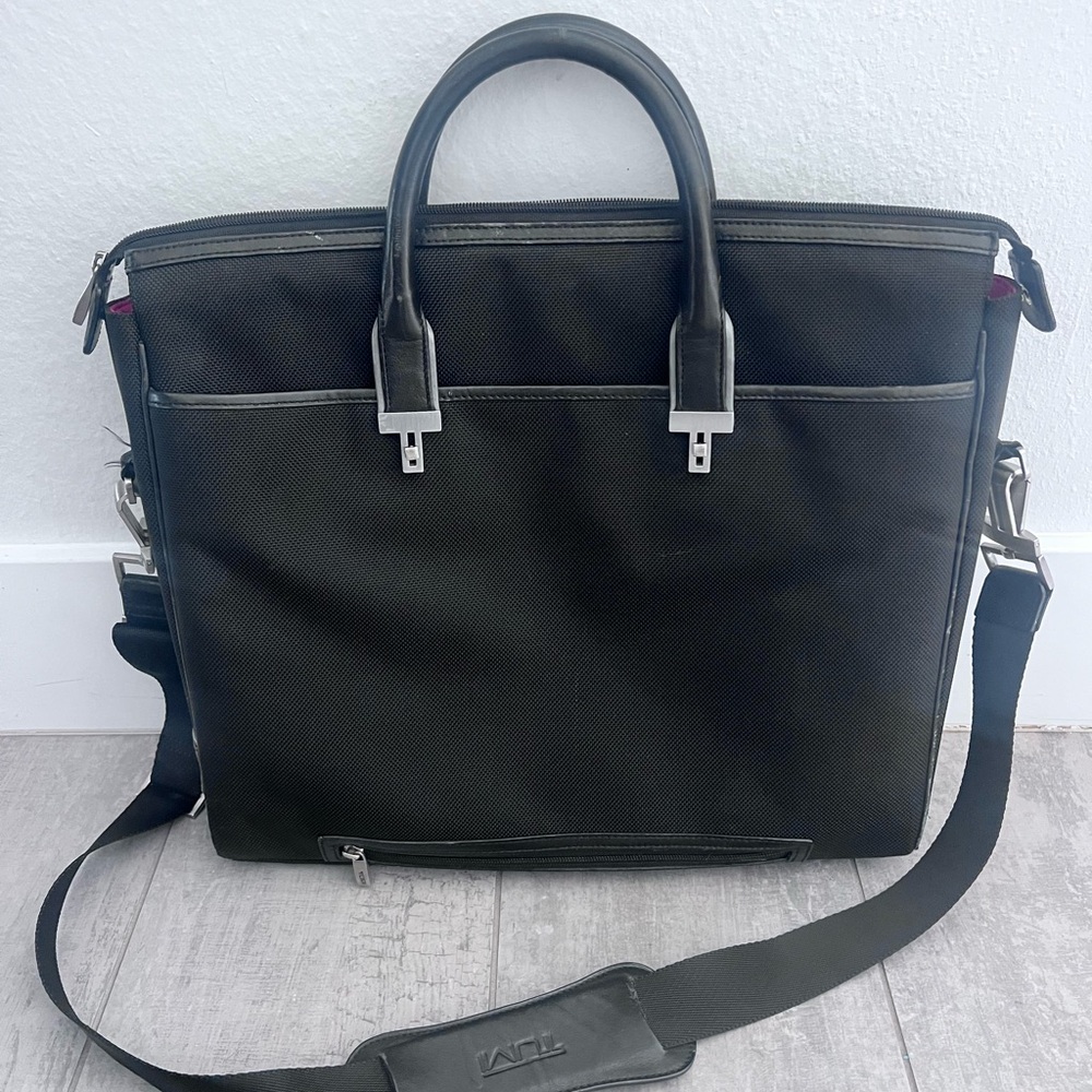 Tumi Large Red Briefcase Elements Collection Nylon Leather Handle Zip Laptop - Picture 2 of 4